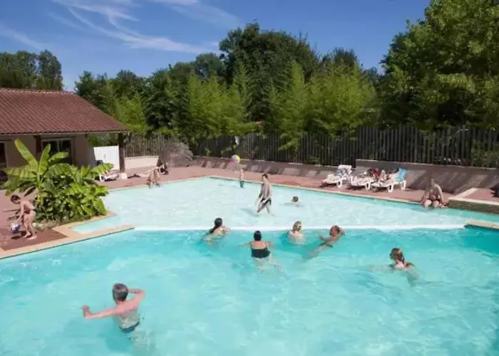 ZEcamping 4 familial pataugeoire pet friendly animé Camping Carennac