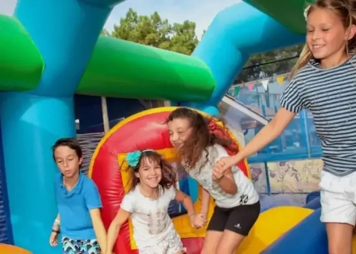 Zecamping 4 Familial Pataugeoire Pet Friendly Anime